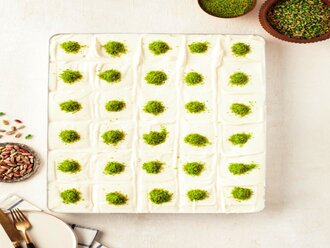 Beyaz Çikolatalı Soğuk Baklava görseli