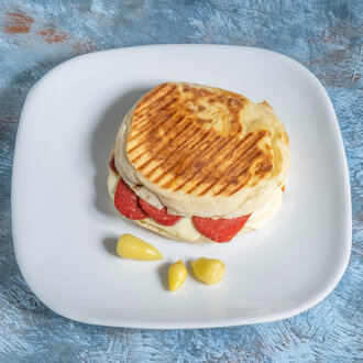 Bazlama Ekmek Arası Karışık Tost görseli