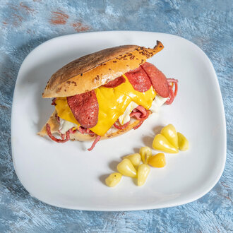 İzmir Cheddarlı Kumru Sandviç görseli