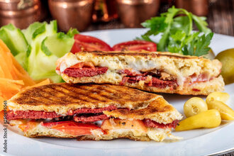 Sucuklu Tost görseli