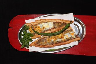 Kıymalı Yumurtalı Pide görseli