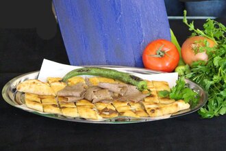 Dönerli Kaşarlı Pide görseli