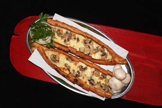 Mantarlı Kaşarlı Pide görseli