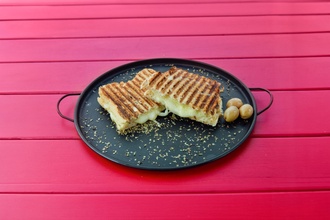 Kaşarlı Tost görseli