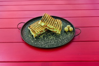 Sucuklu Kaşarlı Tost görseli