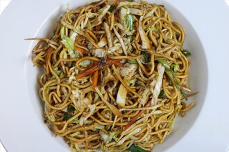 Sebzeli Hakka Erişte görseli