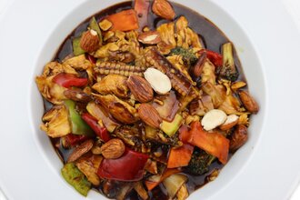 Bademli Tavuk görseli