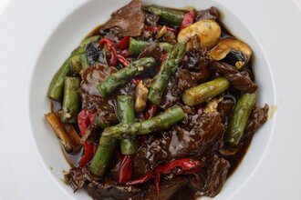 Kuşkonmazlı & Soya Soslu Dana Eti görseli