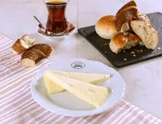 Eski Kaşar Peyniri görseli