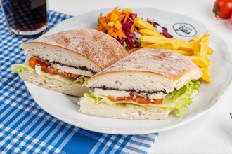 Ezine Beyaz Peynirli Sandviç görseli