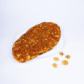 Cevizli İsotlu Antep Lahmacun görseli