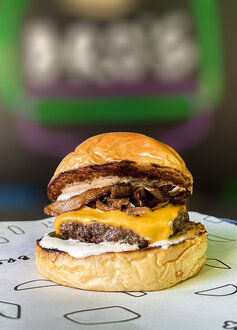 Wild Mushroom Burger görseli