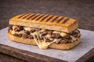 Ayvalık Ekmeğine Kaşarlı Kavurmalı Tost görseli