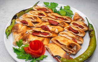 Sucuklu Kaşarlı Pide görseli