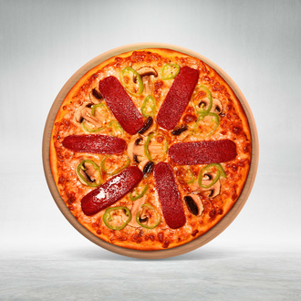 Mangal Sucuklu Pizza (Büyük görseli