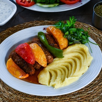 İzmir Köfte görseli