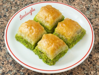 Fıstıklı Kuru Baklava (1.5 Kg) görseli