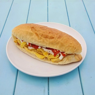 Amerikan Salatalı Patso Sandviç görseli