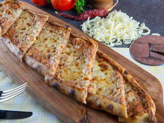 Kıymalı Kaşarlı Pide Menü 2 görseli