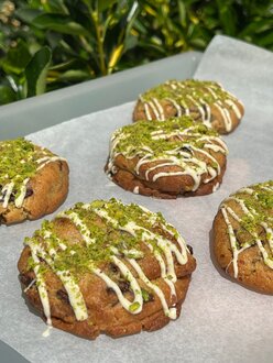 Pistachio Double Chocolate Cooki görseli