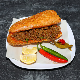 Somun Ekmek Arası Et Tantuni görseli