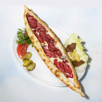 Kaşarlı Pastırmalı Pide görseli
