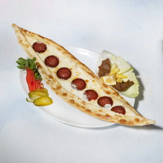 Sucuklu Kaşarlı Pide görseli