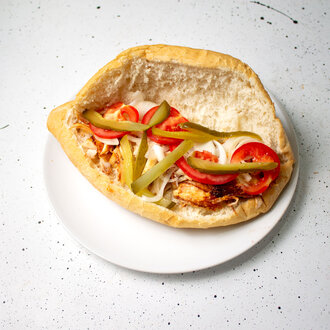 Ekmek Arası Tavuk Döner görseli