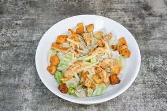 Tavuklu Sezar Salatası görseli