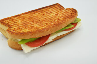 Ayvalık Ekmeğine Beyaz Peynirli Tost görseli