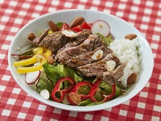 Biftek Etli Salata görseli