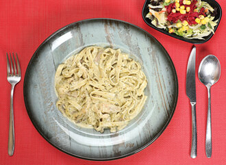 Tavuklu Tagliatelle Al Polo görseli