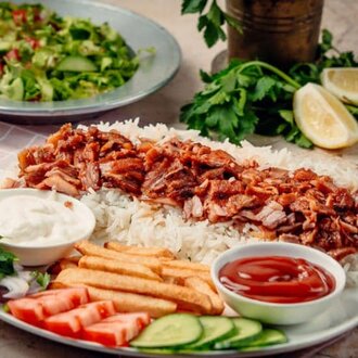 Pilav Üstü Döner görseli