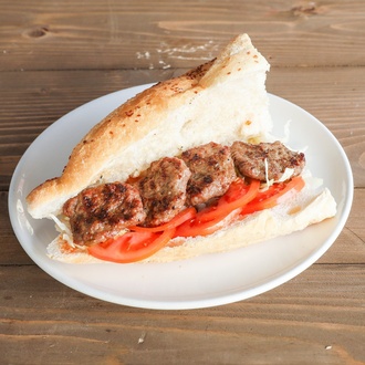 Yarım Ekmek Arası Izgara Köfte görseli