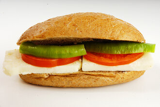 Kepek Ekmeğine Beyaz Peynirli Tost görseli