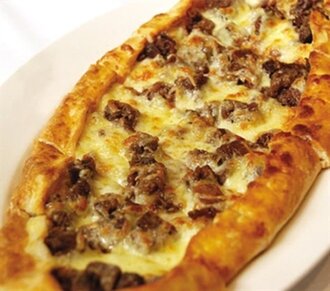 Kavurmalı Yumurtalı Pide görseli