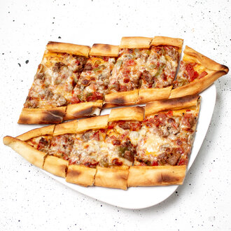 Kuşbaşılı Kaşarlı Pide görseli