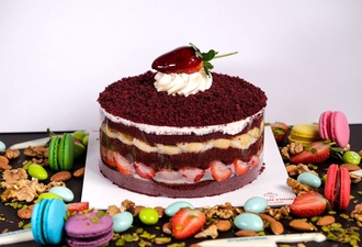 Kırmızı Pasta (8 Kişilik) görseli