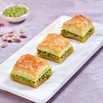 Fıstıklı Kare Baklava (500 G) görseli