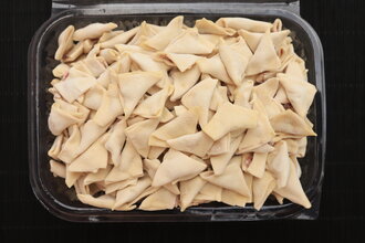 Çiğ Üçgen Mantı (1 Kg.) görseli
