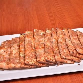 Konya Etli Kaşarlı Pide görseli