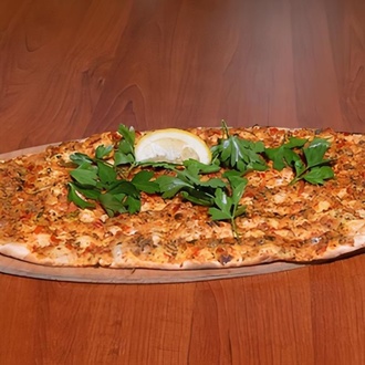 Lahmacun görseli