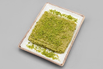 Fıstıklı İrmik Tatlısı görseli