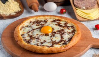 Kavurmalı Yumurtalı Pide görseli