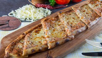 Kıymalı Kaşarlı Pide görseli