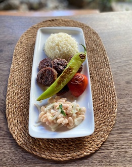 Izgara Köfte & Pilav Ve Piyaz ( 350 Gr. ) görseli