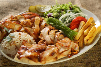 Pilav Üstü Döner görseli