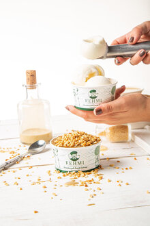 Sade İrmik Helvası (Büyük) & Dondurma (75 Gr.) görseli