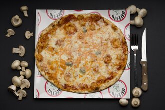 Dört Peynirli Pizza (32-34 Cm.) görseli