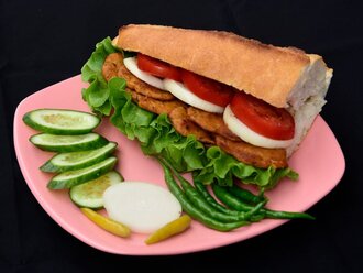 Yarım Ekmek Arası Tavuk Köfte görseli